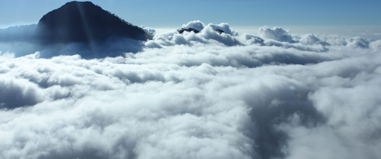 Mount Rinjani Trekking Tour Terbaik