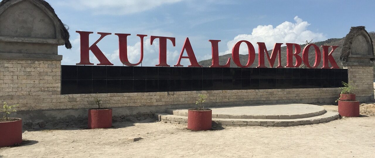 Pantai Kuta Lombok Mandalika Terbaik dan Terfavorit