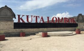 Pantai Kuta Lombok Mandalika Terbaik dan Terfavorit